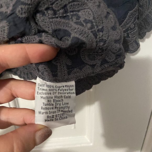 Johnny Was Jayne Top in Dark Grey Graphite Embroidery - Picture 9 of 11